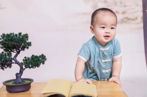 广元宝宝爱吐奶是什么原因